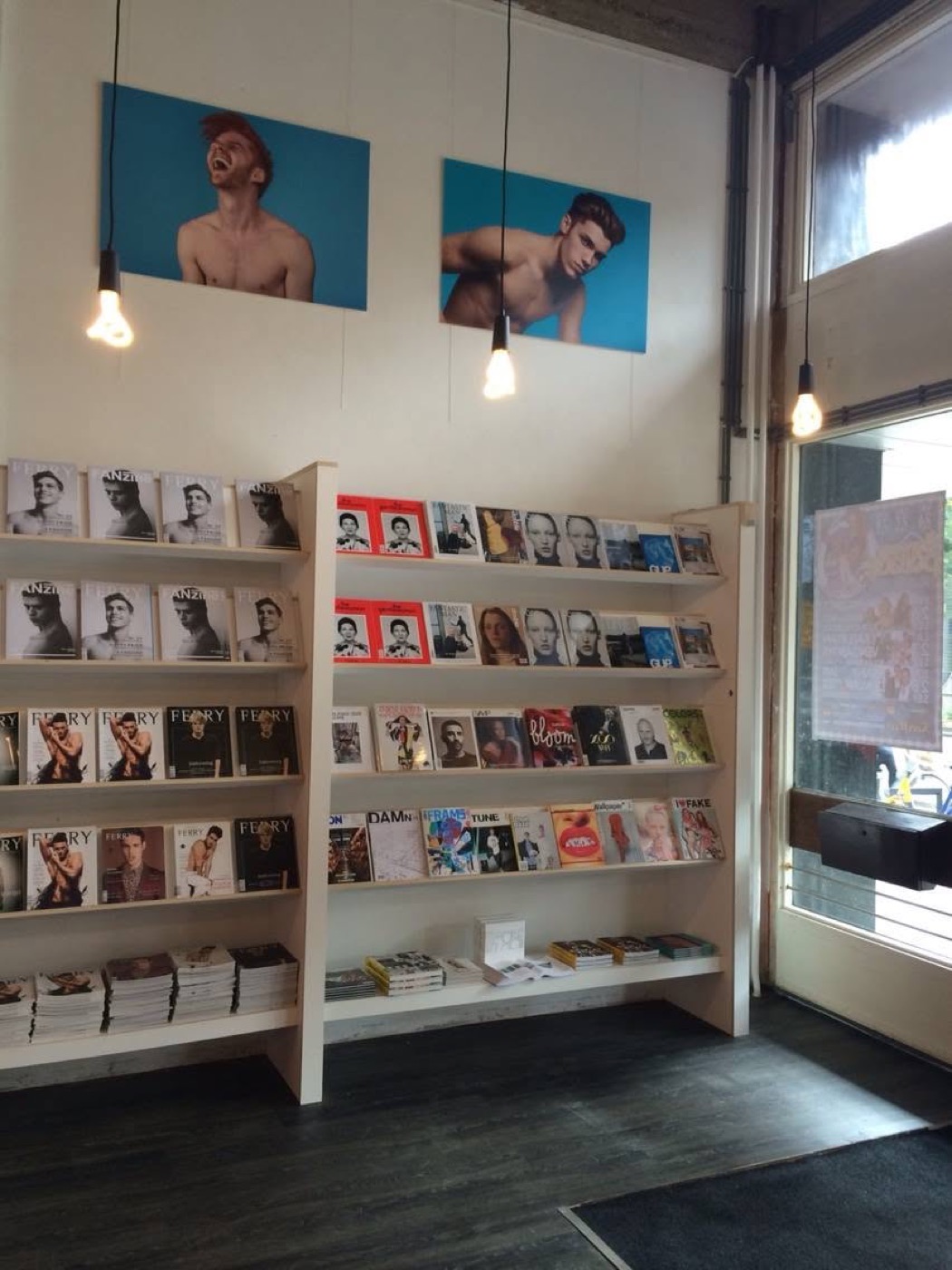 The FERRY magazine shelf